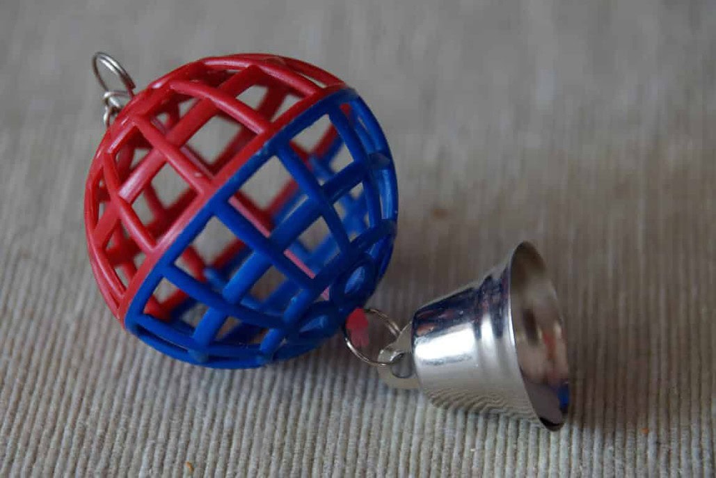 geeignetes Spielzeug für Wellensittiche