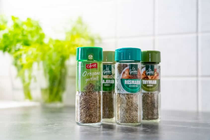 getrocknete Kräuter Wellensittich
