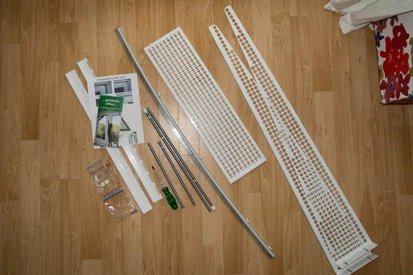 Lieferumfang des Kippfensterschutzsystem von austmetall Kippfensterschutz Lieferumfang