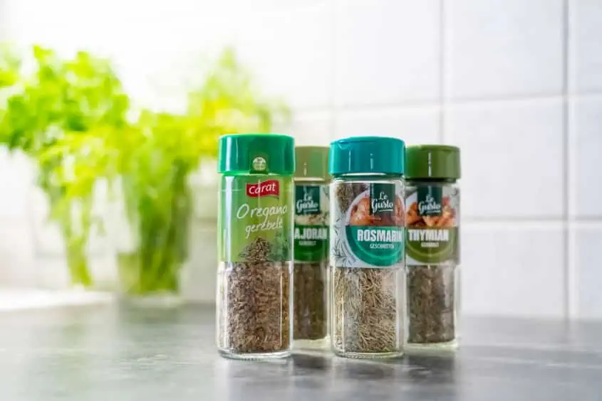 getrocknete Kräuter Wellensittich
